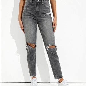 American Eagle Mom Jeans, size 2, NEVER WORN